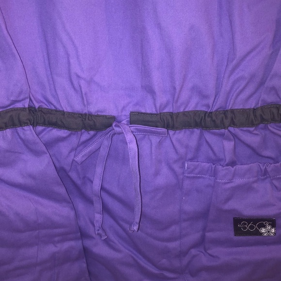 Reversible Ladies Scrub Top - Picture 4 of 7